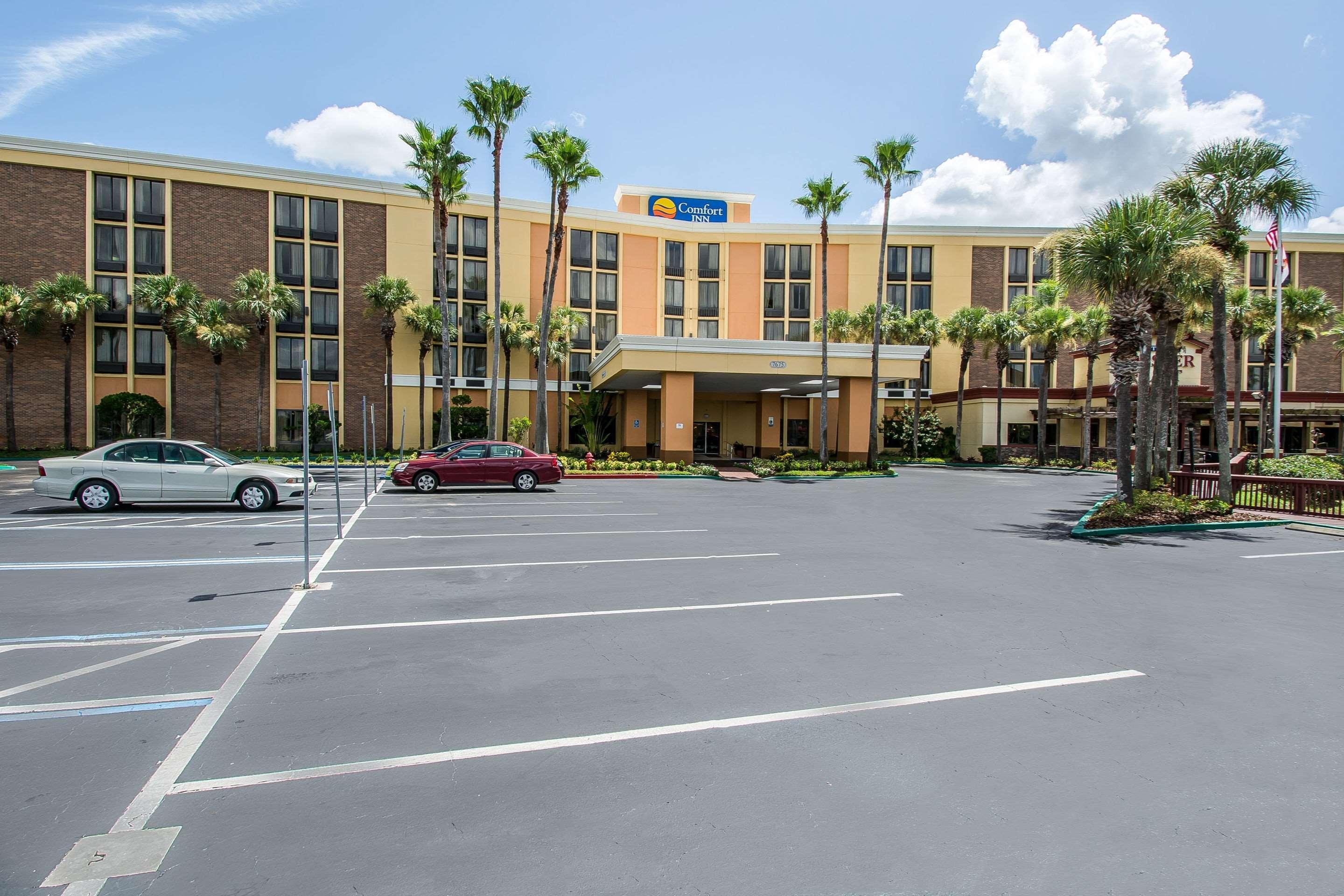Comfort Inn & Suites Kissimmee By The Parks Four Corners Extérieur photo
