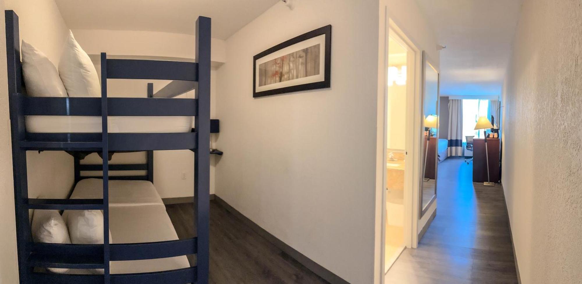 Comfort Inn & Suites Kissimmee By The Parks Four Corners Extérieur photo