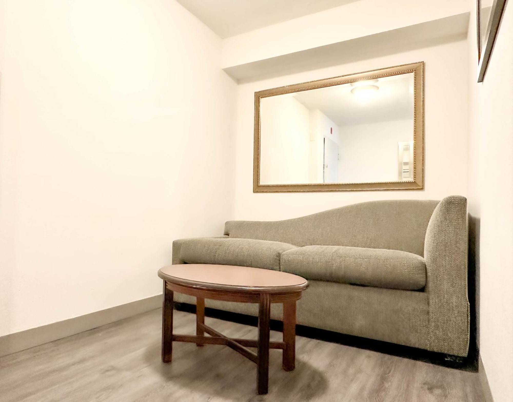Comfort Inn & Suites Kissimmee By The Parks Four Corners Extérieur photo