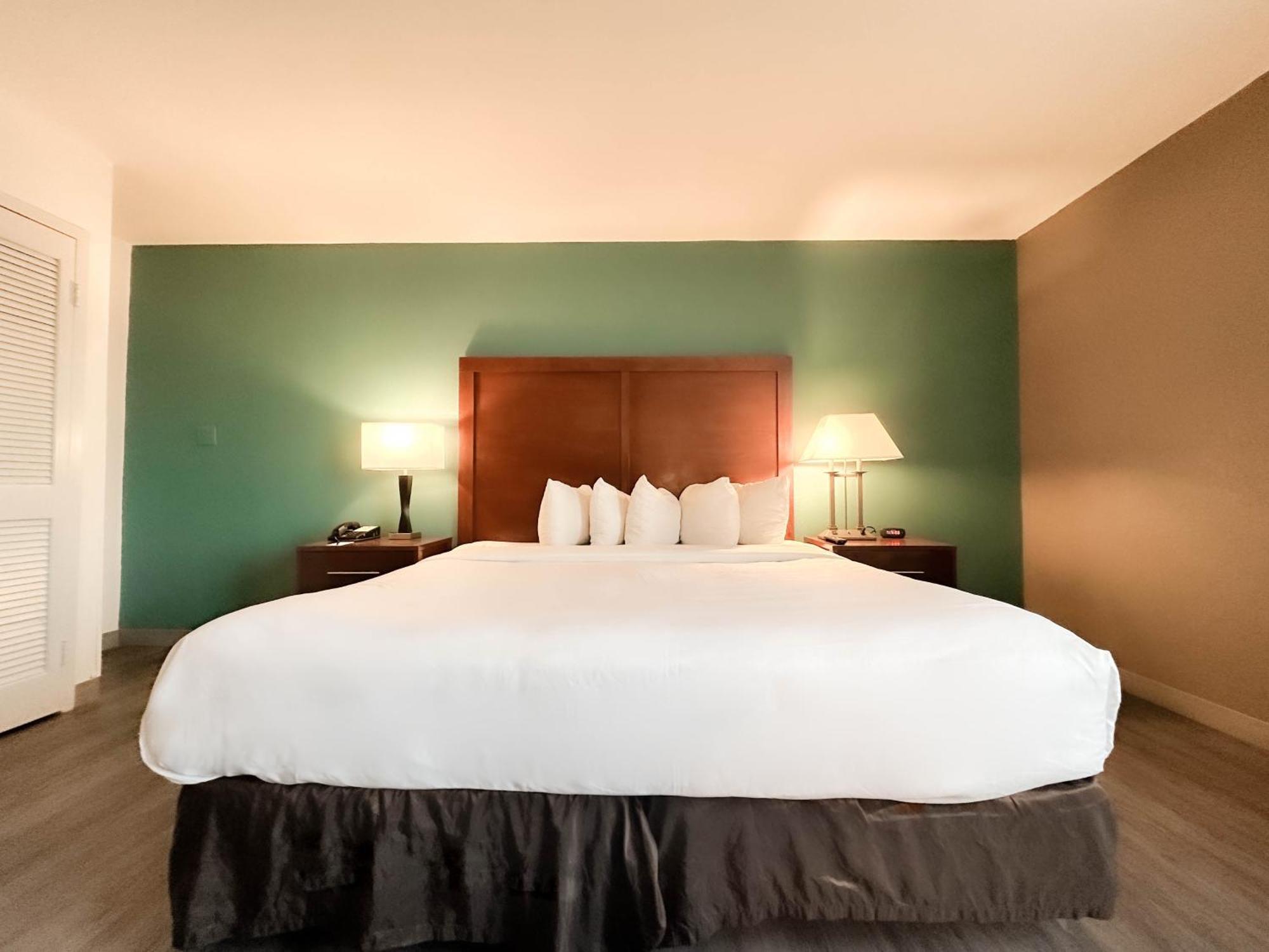 Comfort Inn & Suites Kissimmee By The Parks Four Corners Extérieur photo