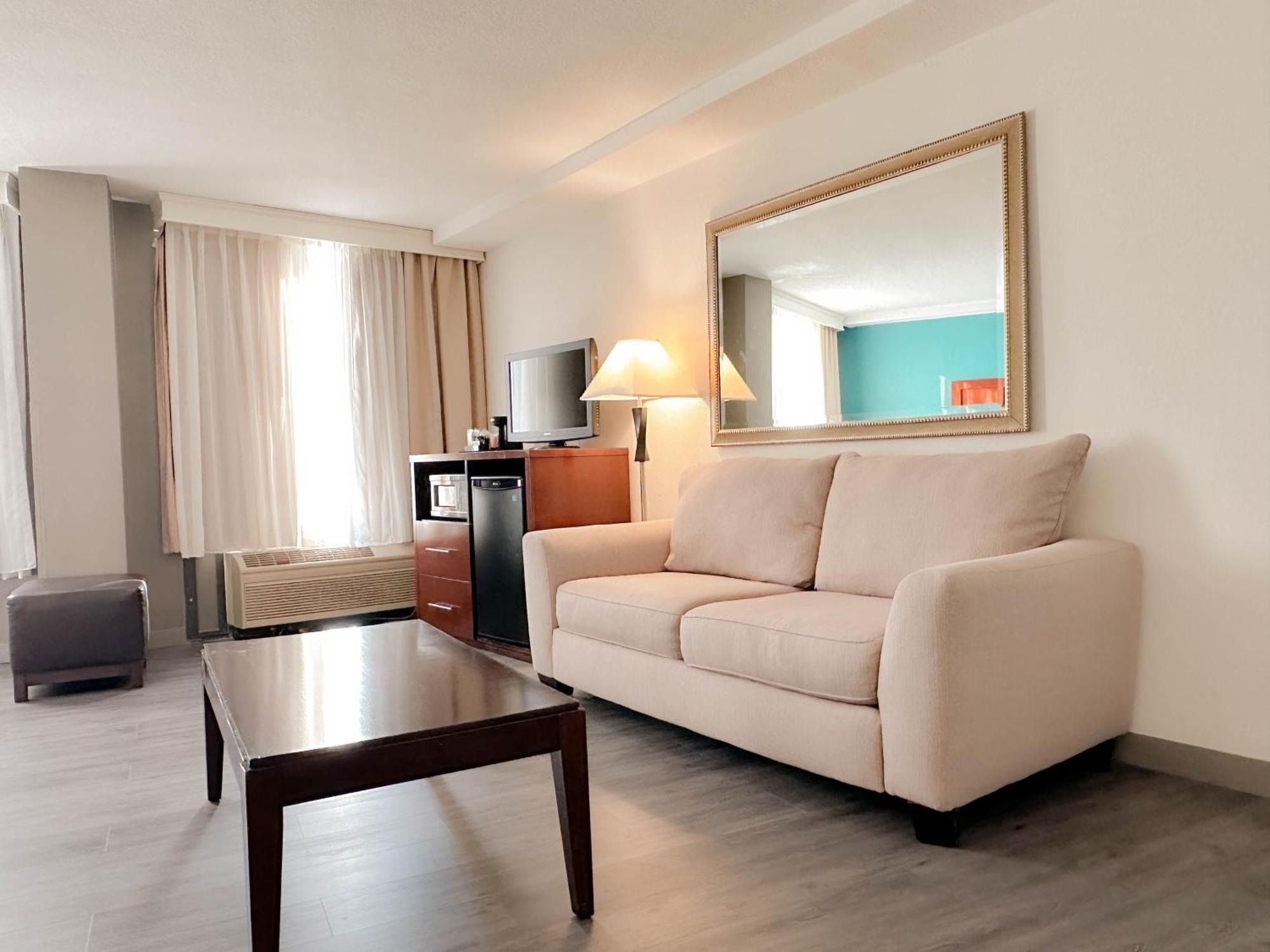 Comfort Inn & Suites Kissimmee By The Parks Four Corners Extérieur photo