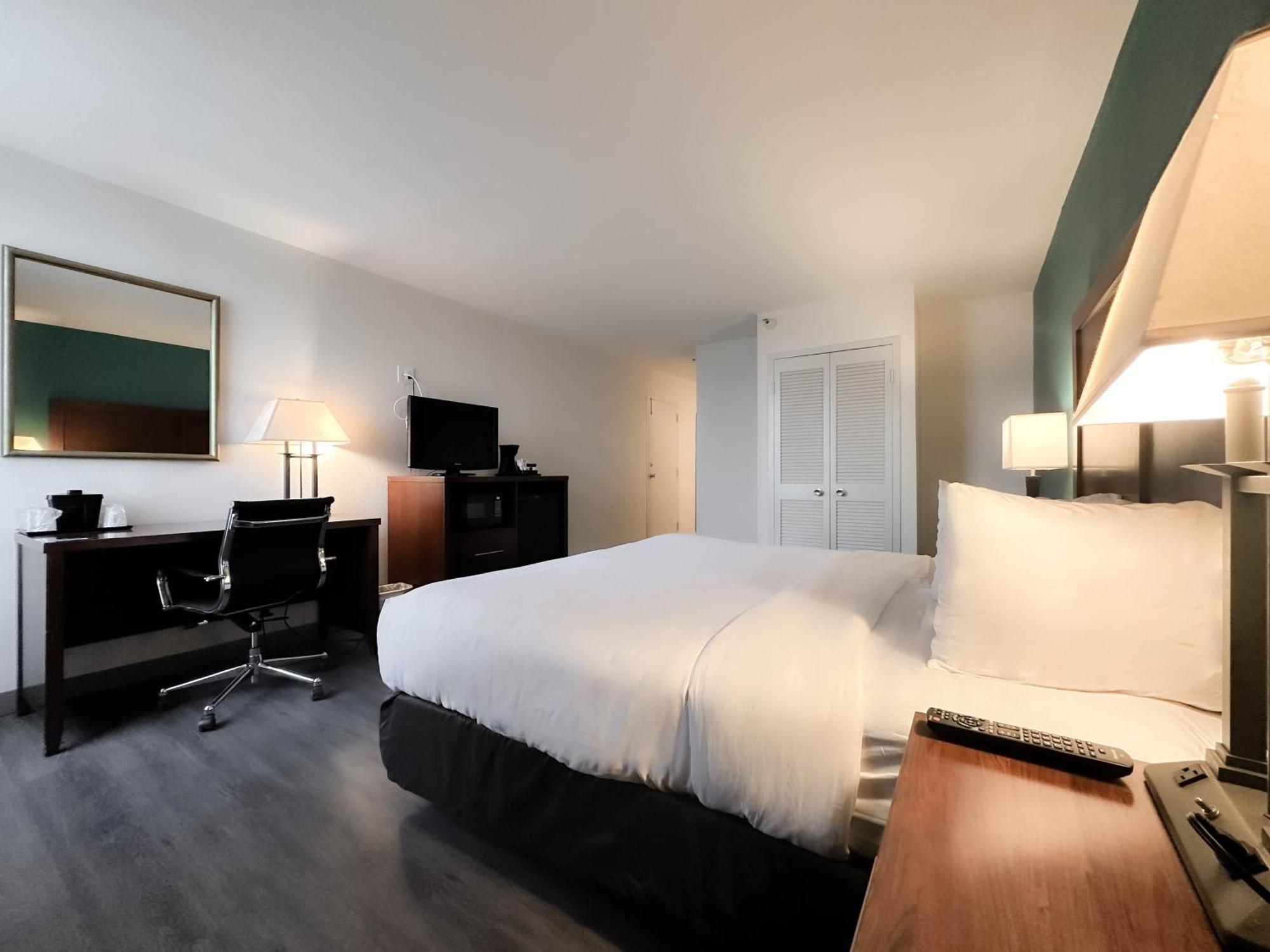 Comfort Inn & Suites Kissimmee By The Parks Four Corners Extérieur photo