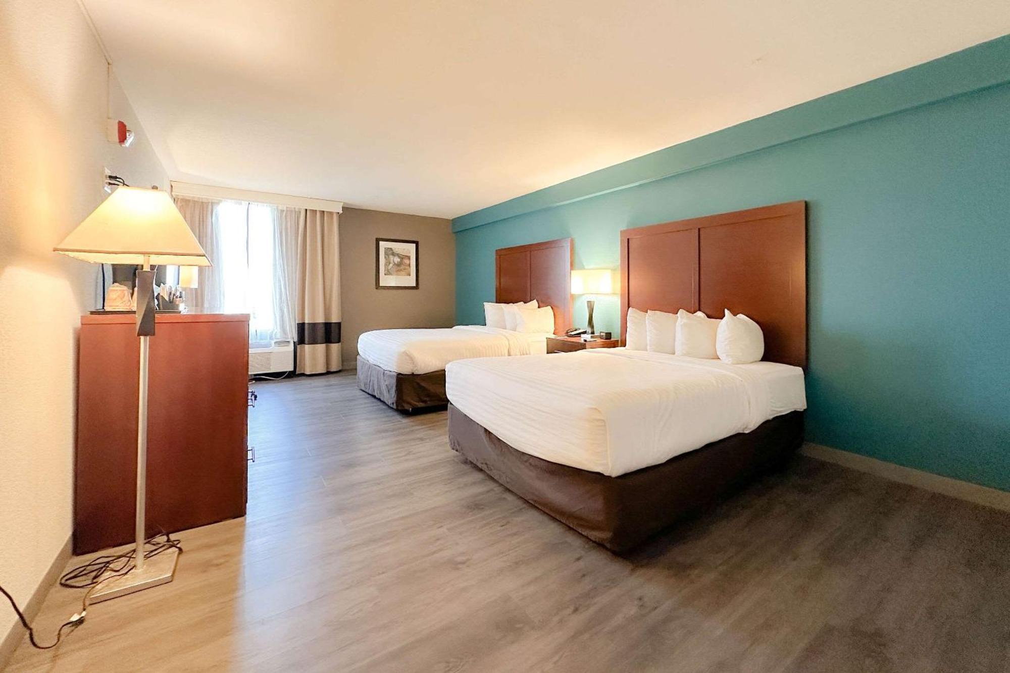 Comfort Inn & Suites Kissimmee By The Parks Four Corners Extérieur photo